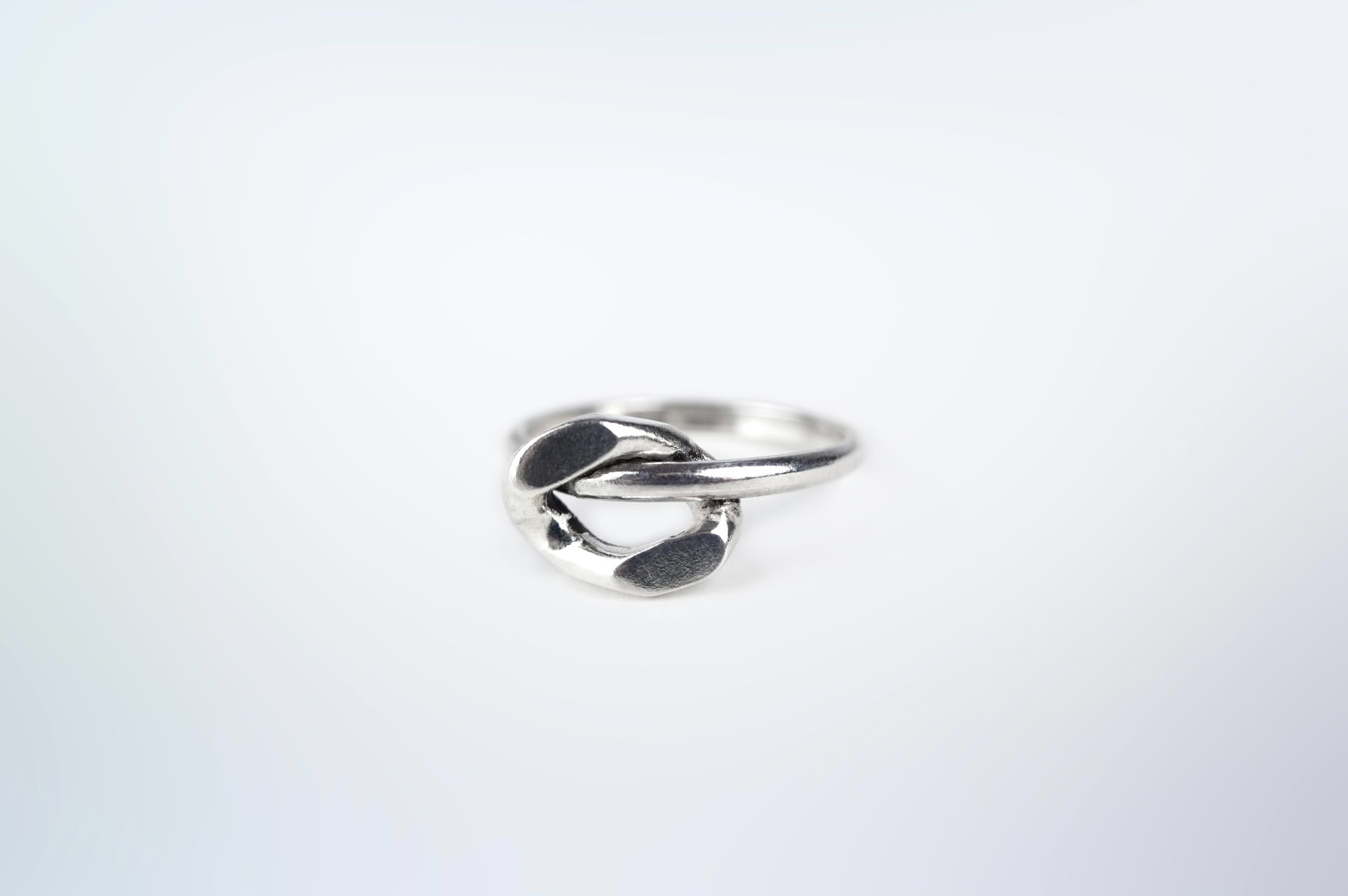 Ikkan silver ring with oversized link on top